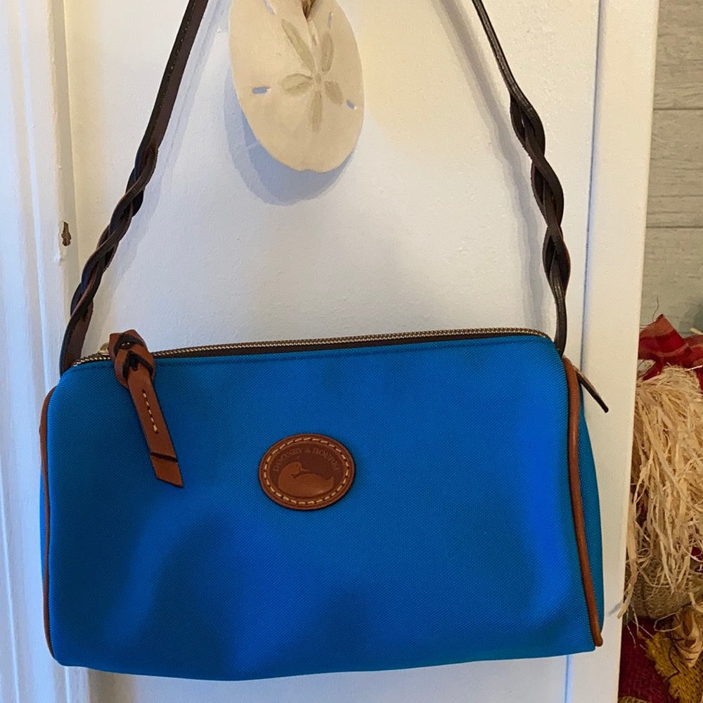 Small Dooney Barrel bag
